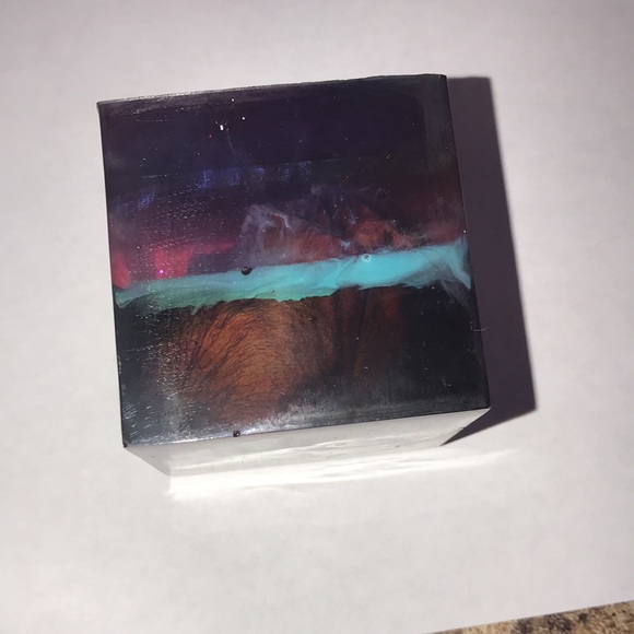 Epoxy Cube with rose 🌹 and posh heart ♥️ - Picture 6 of 6